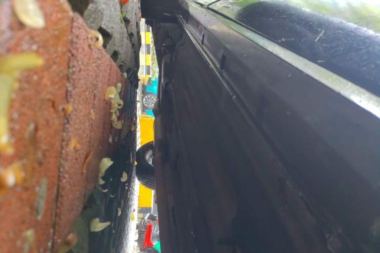 Used Renault Koleos 2013 2.5L Two-Wheel Drive Comfort Edition Chassis Front Right