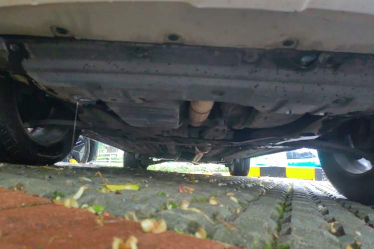Used Renault Koleos 2013 2.5L Two-Wheel Drive Comfort Edition Chassis Front