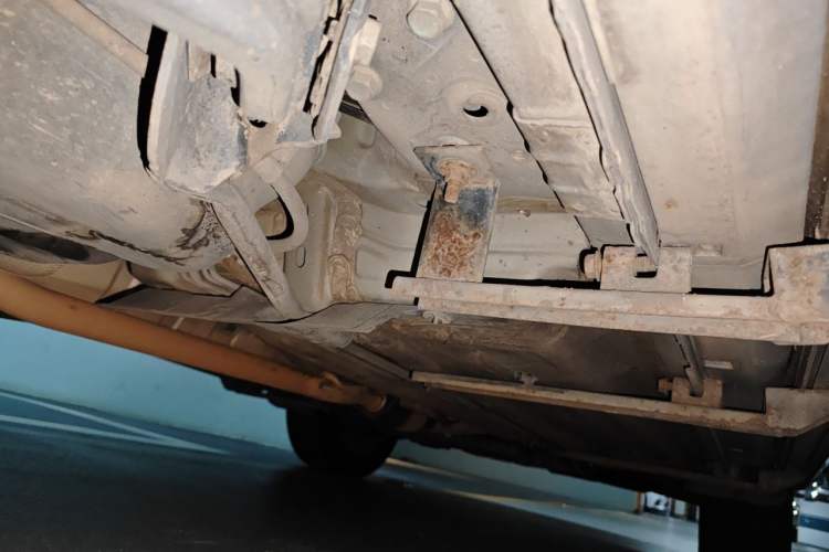 Used Renault Koleos 2013 2.5L Two-Wheel Drive Luxury Navigation Edition Chassis Rear Right
