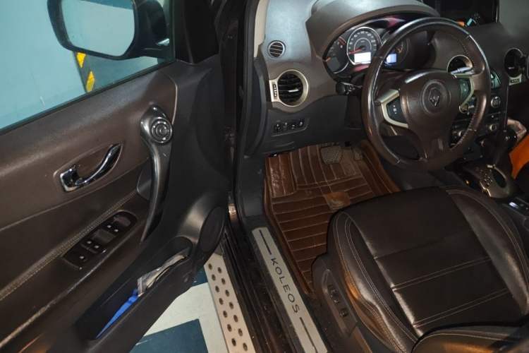 Used Renault Koleos 2013 2.5L Two-Wheel Drive Luxury Navigation Edition Driver Seat