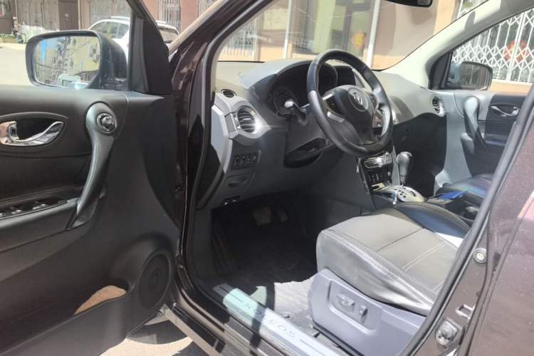 Used Renault Koleos 2013 2.5L 4x4 Comfort Edition Driver Seat