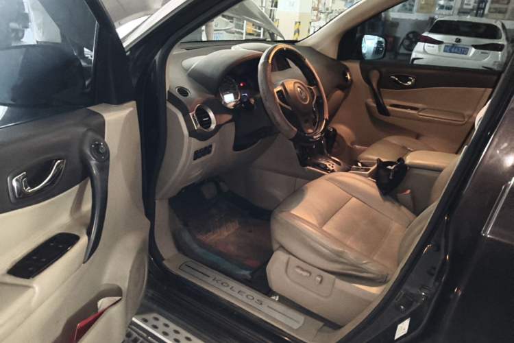 Used Renault Koleos 2013 2.5L 4x4 Comfort Edition Driver Seat