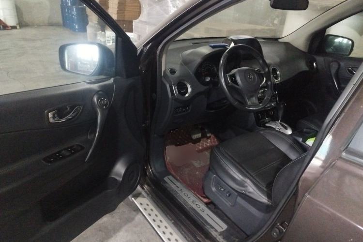 Used Renault Koleos 2013 2.5L Two-Wheel Drive Luxury Navigation Edition Driver Seat