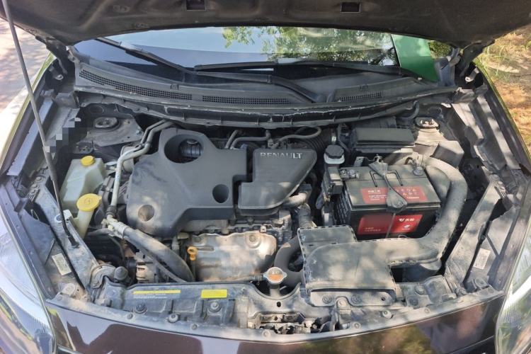 Used Renault Koleos 2013 2.5L Two-Wheel Drive Comfort Edition Engine Bay