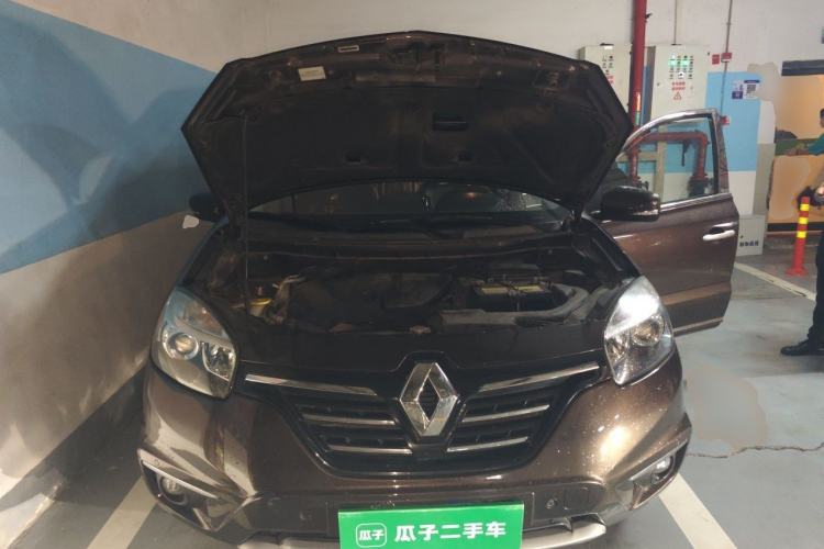 Used Renault Koleos 2013 2.5L Two-Wheel Drive Luxury Navigation Edition Engine Bay