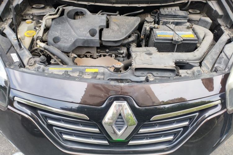 Used Renault Koleos 2013 2.5L 4x4 Comfort Edition Engine Bay