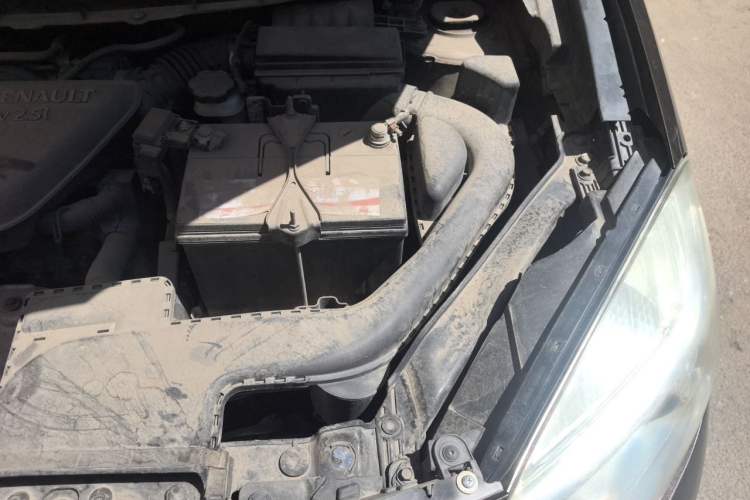 Used Renault Koleos 2013 2.5L 4x4 Comfort Edition Engine Bay Left
