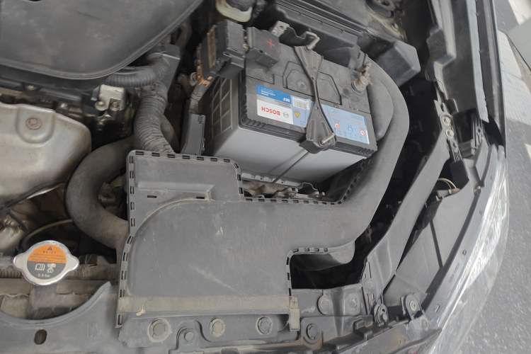 Used Renault Koleos 2013 2.5L Two-Wheel Drive Comfort Edition Engine Bay Left
