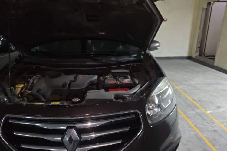 Used Renault Koleos 2013 2.5L Two-Wheel Drive Comfort Edition Engine Bay Left