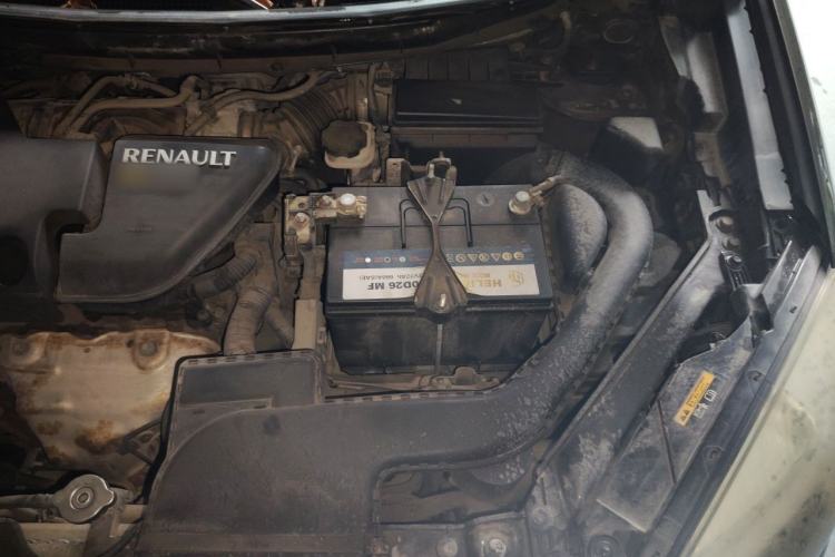 Used Renault Koleos 2013 2.5L Two-Wheel-Drive Luxury Edition Engine Bay Left