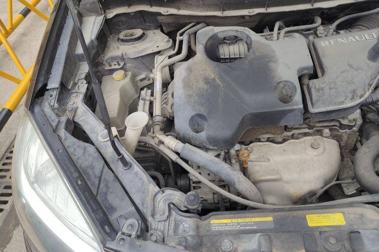 Used Renault Koleos 2013 2.5L 4x4 Comfort Edition Engine Bay Right