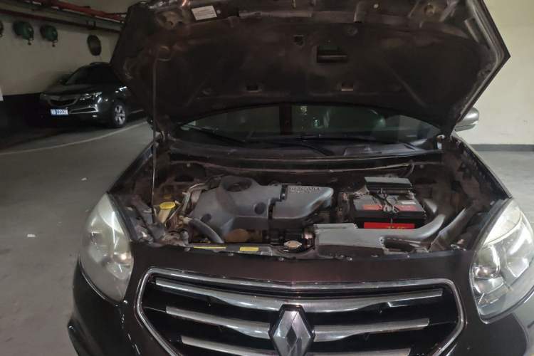 Used Renault Koleos 2013 2.5L Two-Wheel Drive Comfort Edition Engine Bay Right