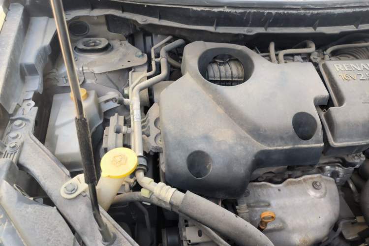 Used Renault Koleos 2013 2.5L Two-Wheel Drive Comfort Edition Engine Bay Right