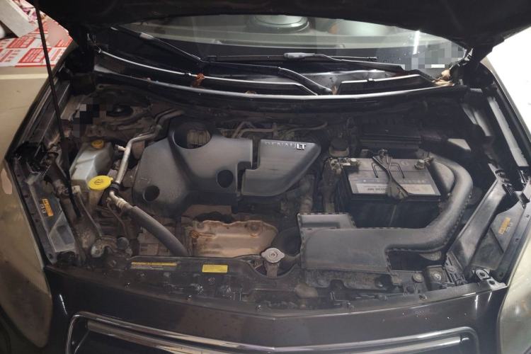 Used Renault Koleos 2013 2.5L Two-Wheel-Drive Luxury Edition Engine Bay