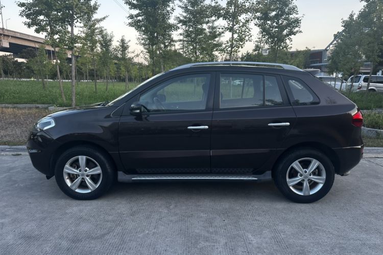 Used Renault Koleos 2013 2.5L Two-Wheel-Drive Urban Edition Exterior 3