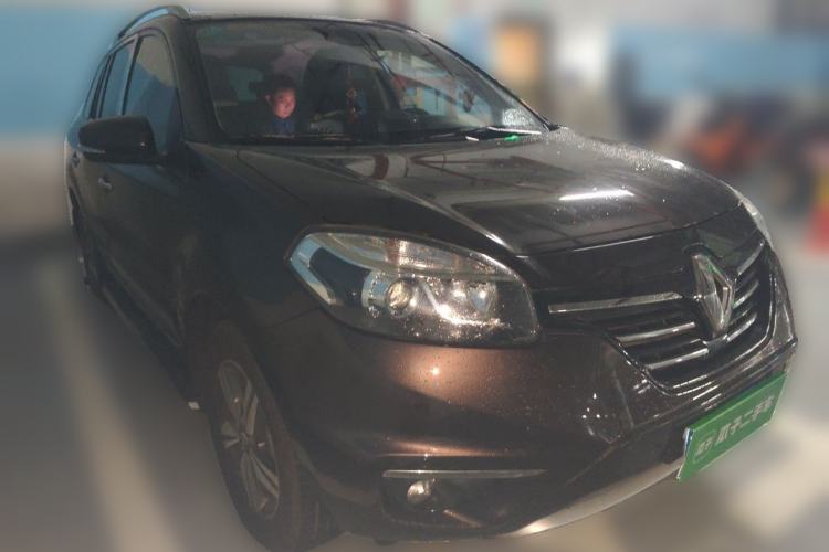 Used Renault Koleos 2013 2.5L Two-Wheel Drive Luxury Navigation Edition Front Right 45 Deg