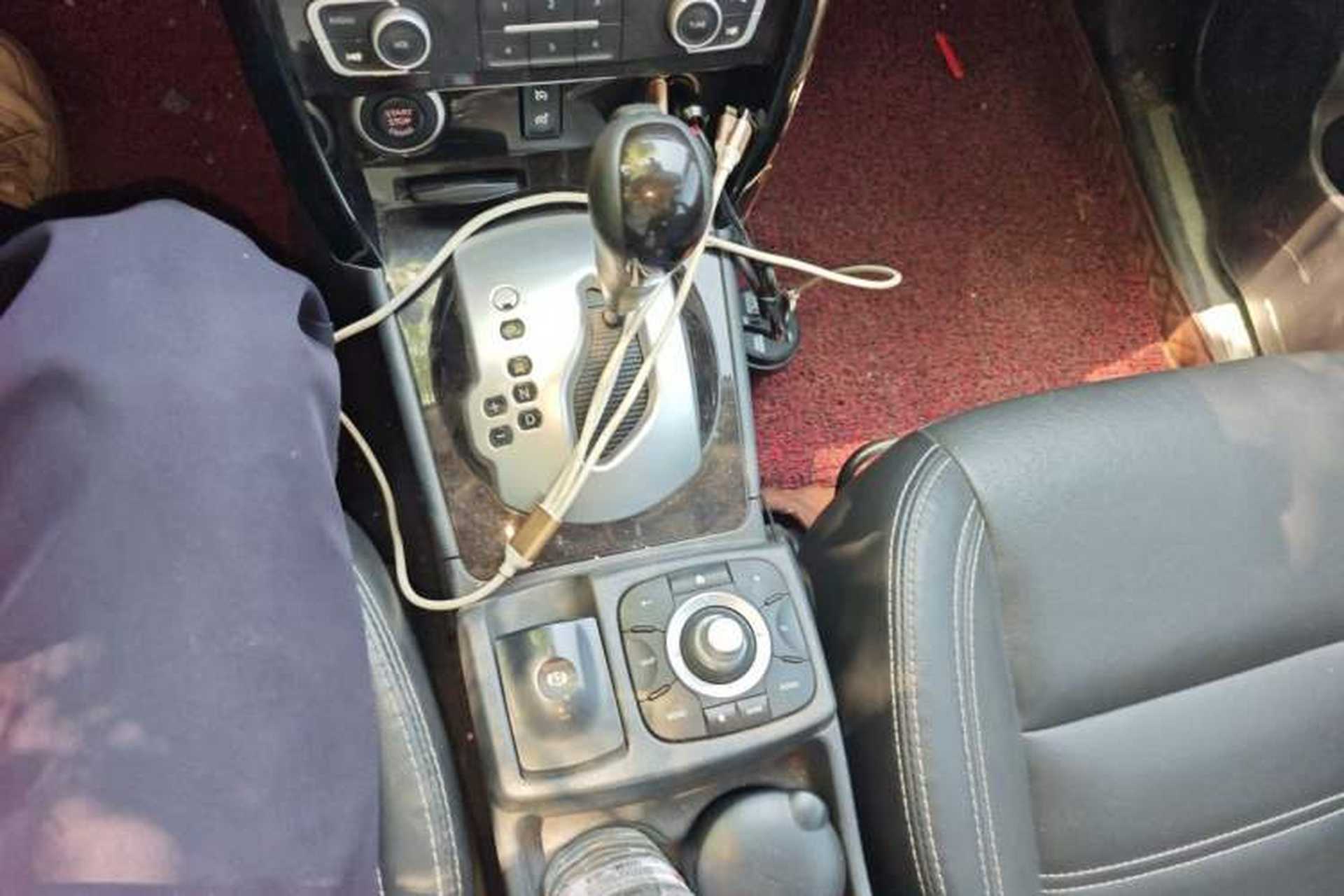 Used Renault Koleos 2013 2.5L Two-Wheel Drive Comfort Edition Gear Lever