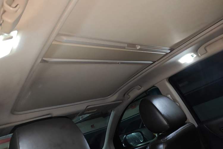 Used Renault Koleos 2013 2.5L Two-Wheel Drive Luxury Navigation Edition Headliner