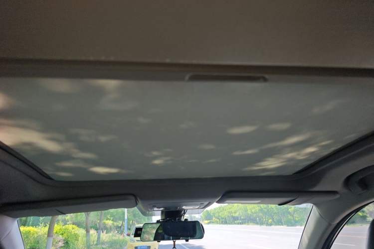Used Renault Koleos 2013 2.5L Two-Wheel Drive Comfort Edition Headliner