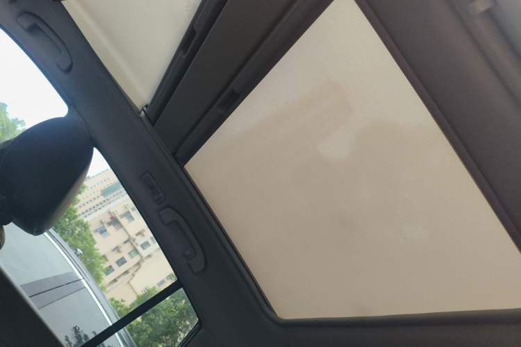 Used Renault Koleos 2013 2.5L 4x4 Comfort Edition Headliner