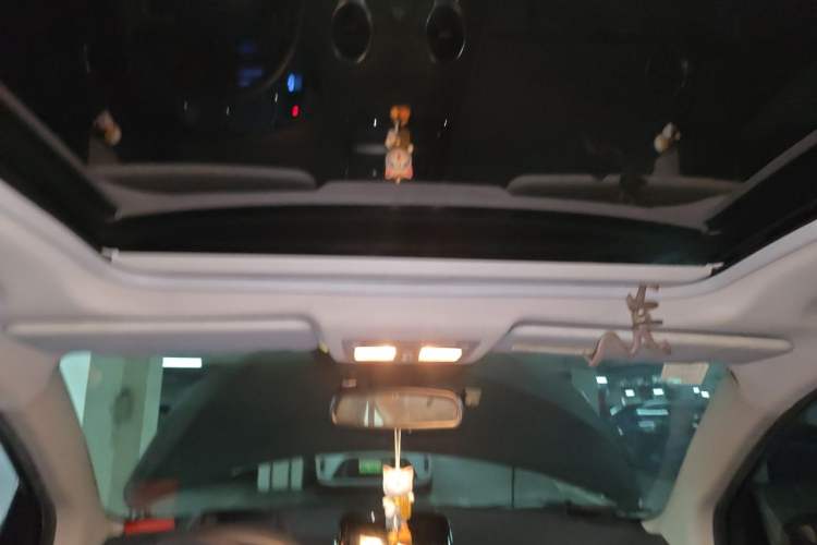 Used Renault Koleos 2013 2.5L Two-Wheel Drive Comfort Edition Headliner