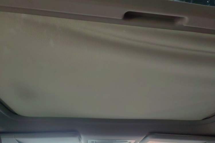 Used Renault Koleos 2013 2.5L Two-Wheel Drive Comfort Edition Headliner