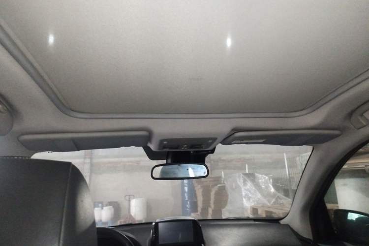 Used Renault Koleos 2013 2.5L Two-Wheel Drive Luxury Navigation Edition Headliner
