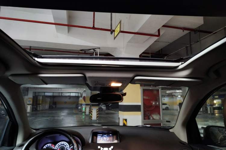 Used Renault Koleos 2013 2.5L Two-Wheel-Drive Luxury Edition Headliner