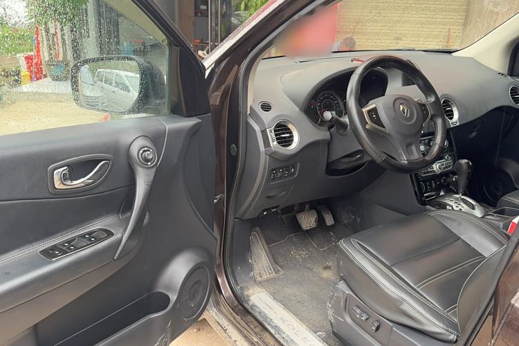 Used Renault Koleos 2013 2.5L 4x4 Urban Edition Interior 2