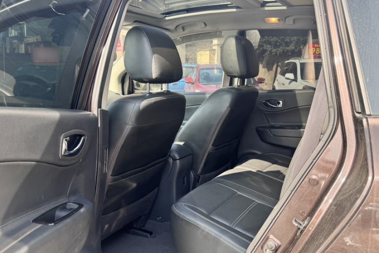 Used Renault Koleos 2013 2.5L 4x4 Urban Edition Interior 3