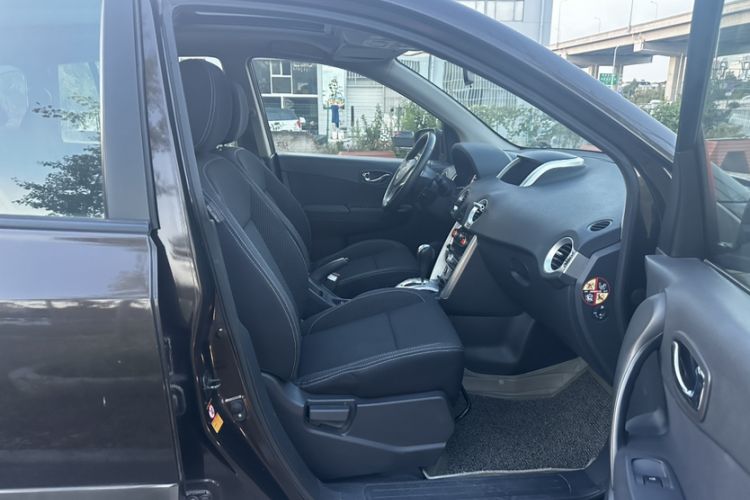 Used Renault Koleos 2013 2.5L Two-Wheel-Drive Urban Edition Interior 8