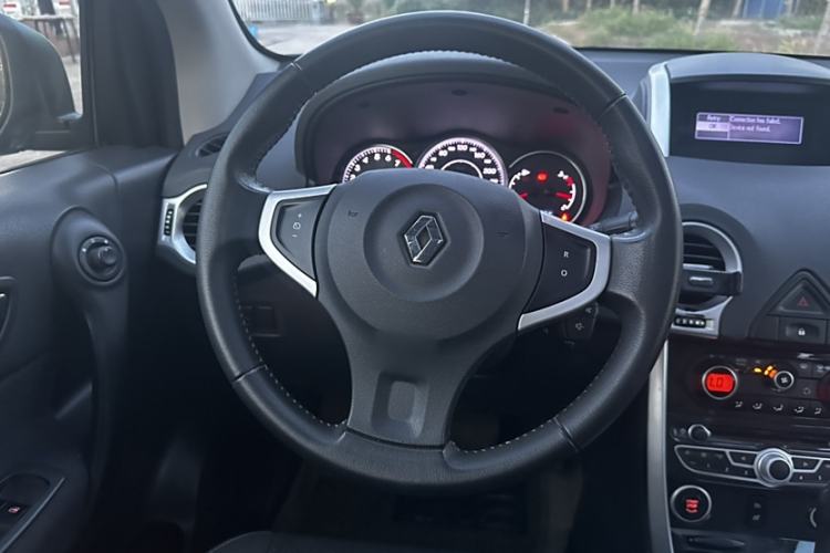 Used Renault Koleos 2013 2.5L Two-Wheel-Drive Urban Edition Interior 9
