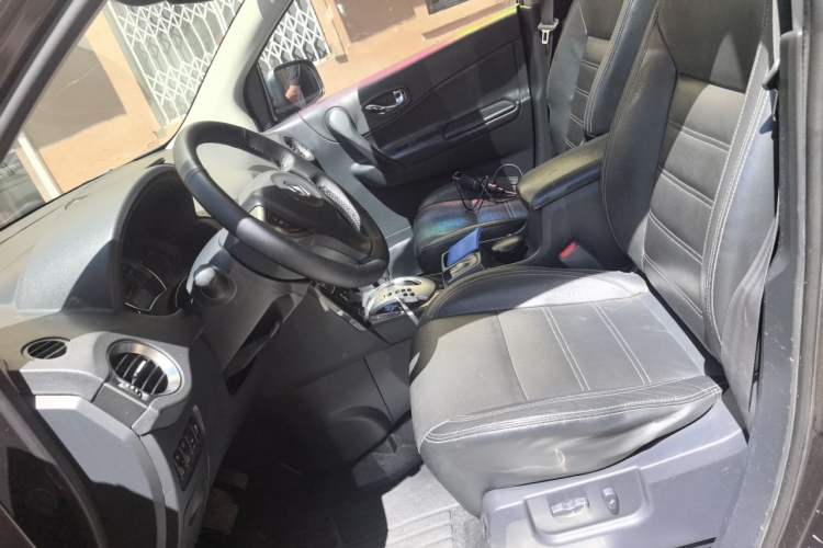 Used Renault Koleos 2013 2.5L 4x4 Comfort Edition Left Front Seat