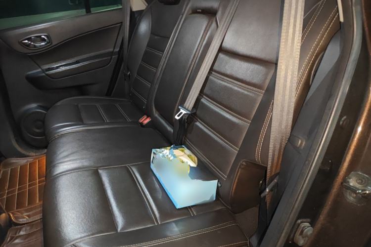 Used Renault Koleos 2013 2.5L Two-Wheel Drive Luxury Navigation Edition Left Rear Seat