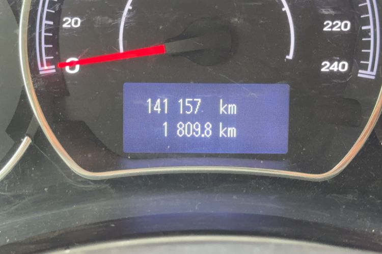 Used Renault Koleos 2013 2.5L 4x4 Urban Edition Odometer Close Up