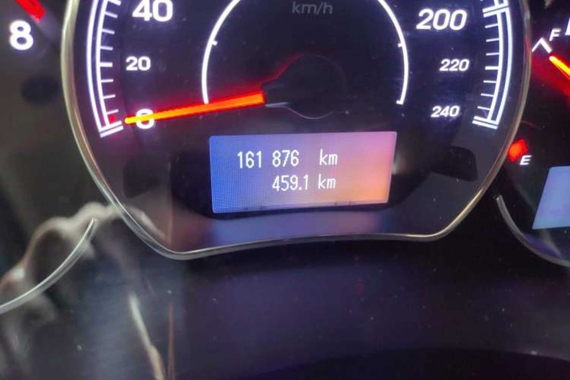 Used Renault Koleos 2013 2.5L Two-Wheel Drive Comfort Edition Odometer Close Up