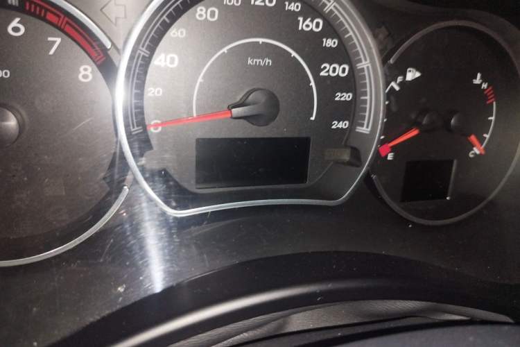 Used Renault Koleos 2013 2.5L Two-Wheel Drive Luxury Navigation Edition Odometer Close Up
