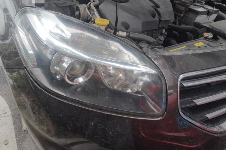 Used Renault Koleos 2013 2.5L Two-Wheel Drive Comfort Edition Right Front Headlight