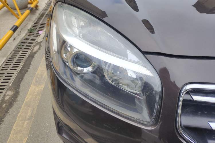 Used Renault Koleos 2013 2.5L 4x4 Comfort Edition Right Front Headlight