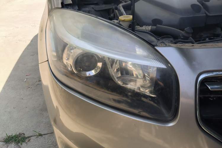 Used Renault Koleos 2013 2.5L Two-Wheel Drive Comfort Edition Right Front Headlight