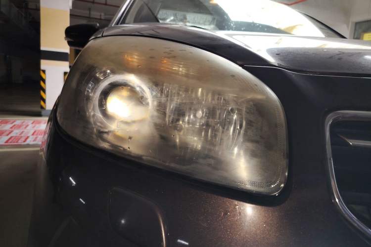 Used Renault Koleos 2013 2.5L Two-Wheel-Drive Luxury Edition Right Front Headlight