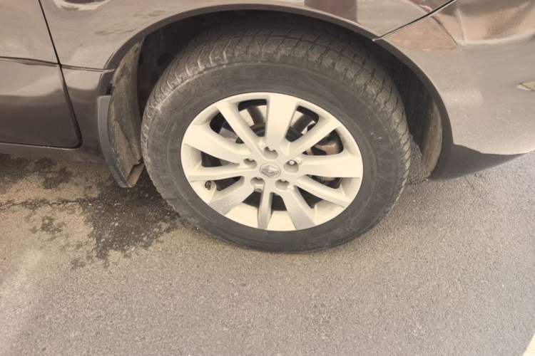 Used Renault Koleos 2013 2.5L 4x4 Comfort Edition Right Front Wheel Hub