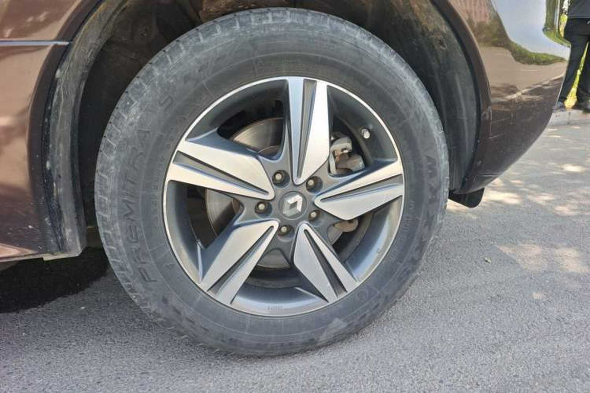Used Renault Koleos 2013 2.5L Two-Wheel Drive Comfort Edition Right Front Wheel Hub
