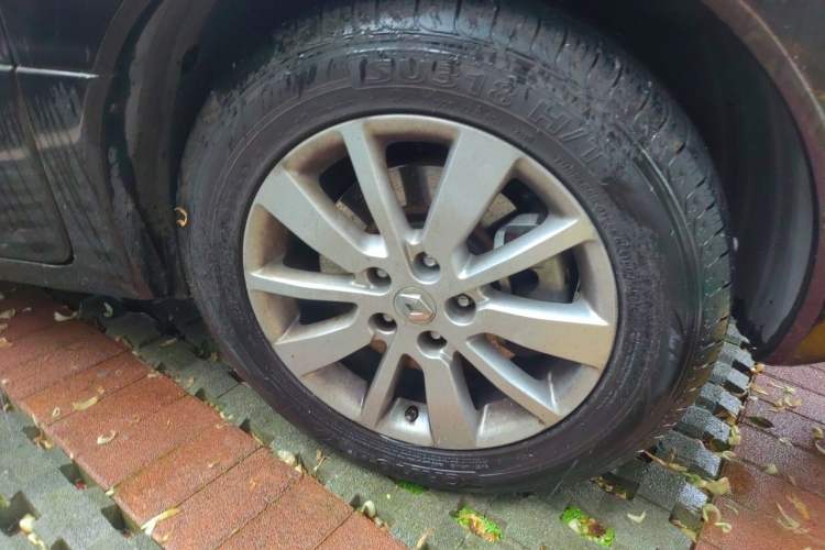 Used Renault Koleos 2013 2.5L Two-Wheel Drive Comfort Edition Right Front Wheel Hub