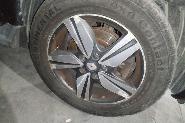 Used Renault Koleos 2013 2.5L Two-Wheel Drive Luxury Navigation Edition Right Front Wheel Hub