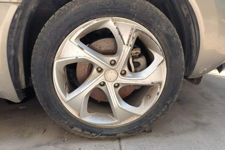 Used Renault Koleos 2013 2.5L Two-Wheel Drive Comfort Edition Right Front Wheel Hub
