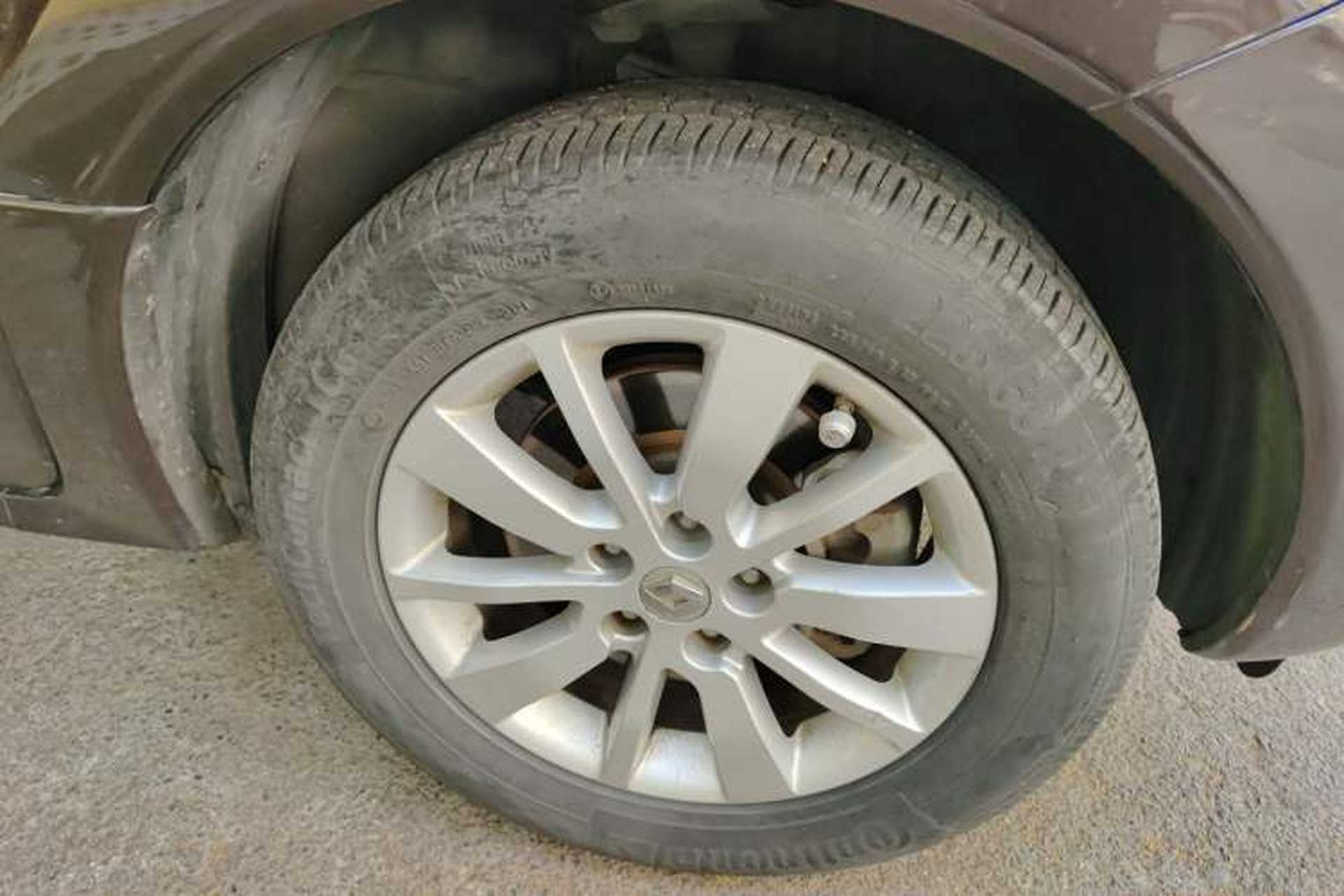 Used Renault Koleos 2013 2.5L Two-Wheel Drive Comfort Edition Right Front Wheel Hub
