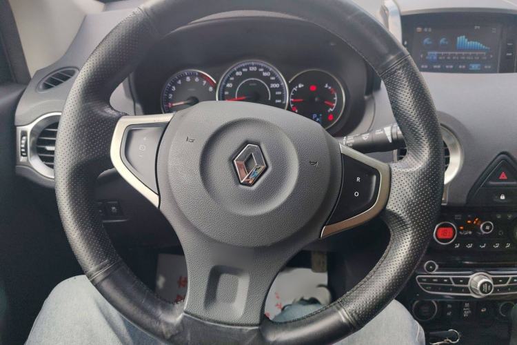 Used Renault Koleos 2013 2.5L 4x4 Urban Edition Steering Wheel