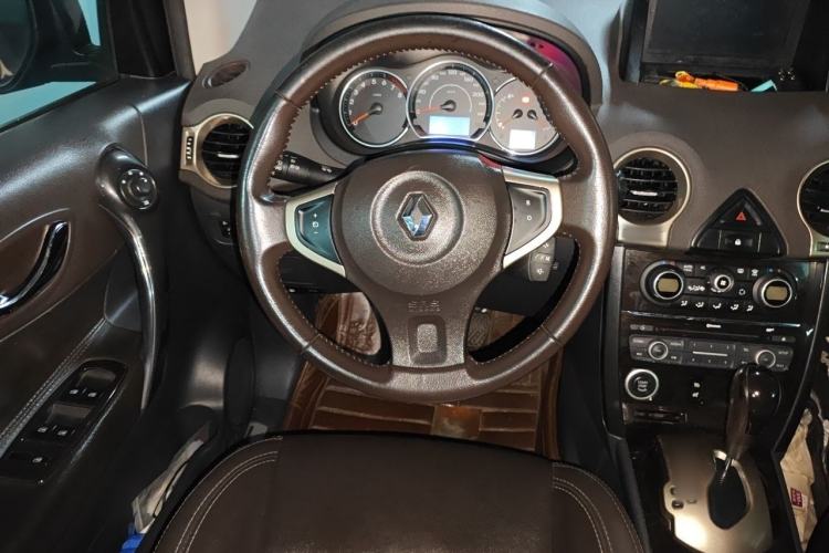 Used Renault Koleos 2013 2.5L Two-Wheel Drive Luxury Navigation Edition Steering Wheel