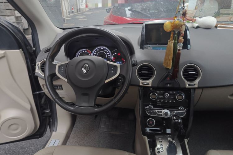 Used Renault Koleos 2013 2.5L Two-Wheel Drive Comfort Edition Steering Wheel